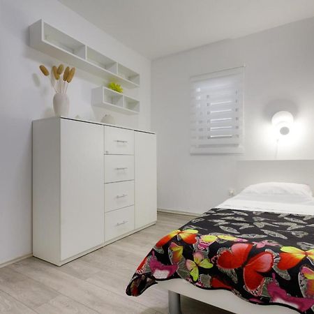 Apartman Laura Krk Town Εξωτερικό φωτογραφία