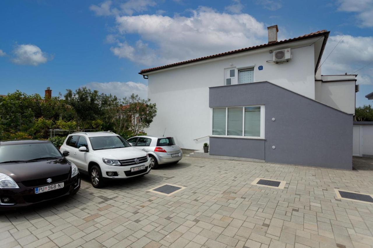 Apartman Laura Krk Town Εξωτερικό φωτογραφία